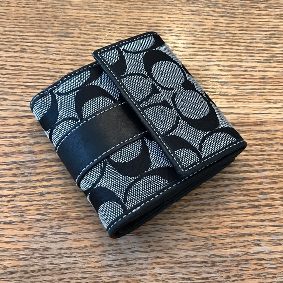 Coach Handbags - Coach Wallet